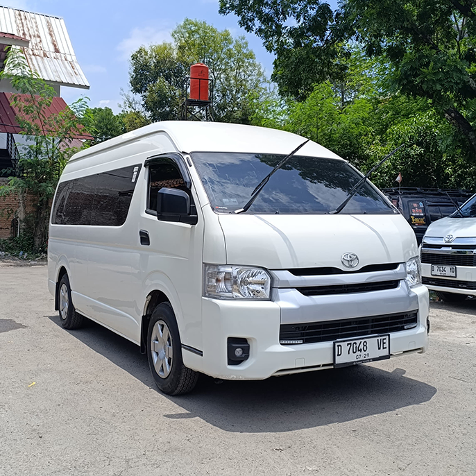 Hiace Commuter